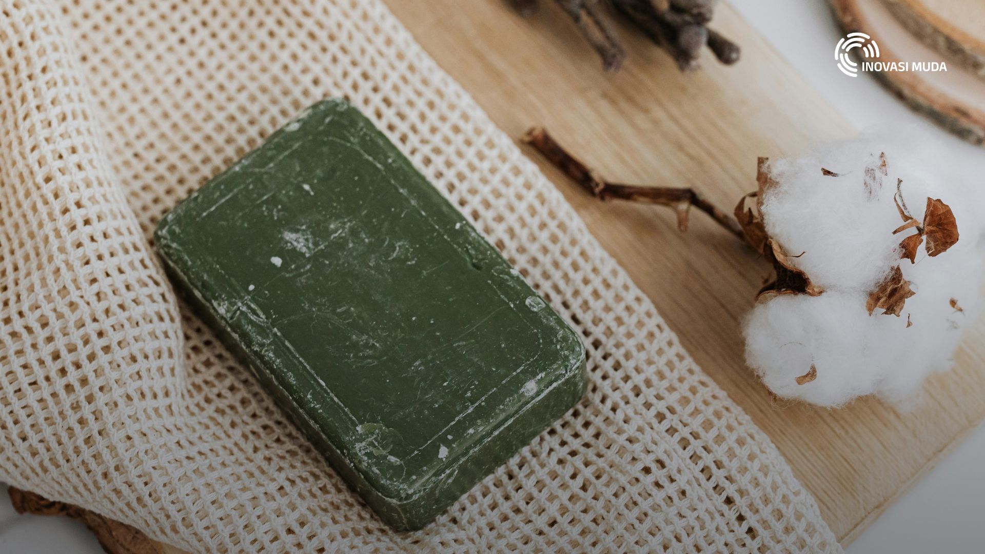 Re-Soap: Sabun Ramah Lingkungan dari Sampah Dapur untuk Ekonomi Hijau Indonesia